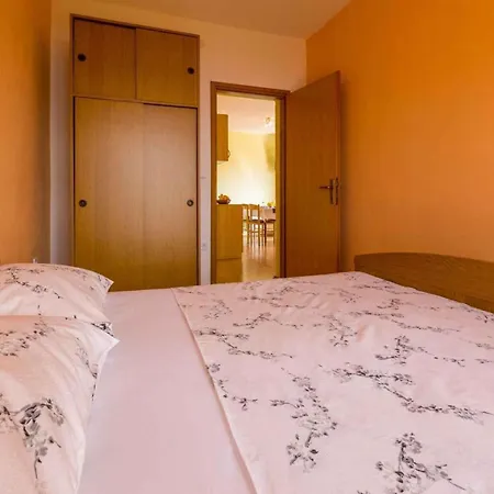 Two-bedroom In Xii Lejlighed *