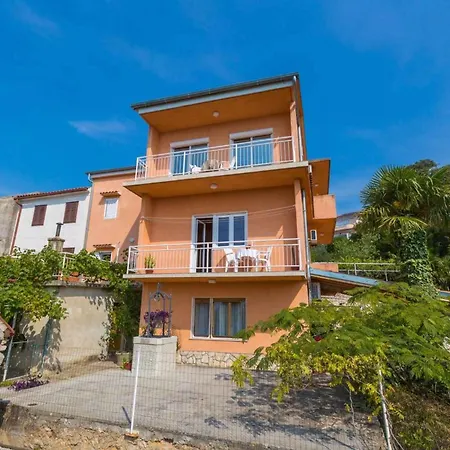 Two-bedroom In Xii Lejlighed *