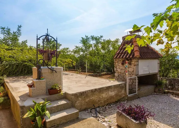 Two-bedroom In Xii Διαμέρισμα